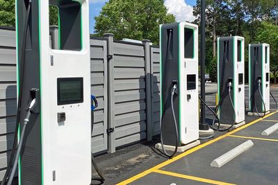 Penske Transportation Solutions and ForeFront Power have formed a new joint venture named Penske Energy LLC.