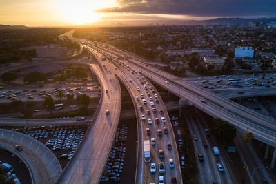 Sponsored by Penske Truck Leasing, the National Private Truck Council 2021 Benchmarking Survey Report provides fleets with new industry standards to evaluate performance and identify opportunities for improvement.