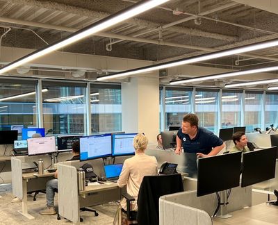 Penske Logistics is ramping up its freight brokerage capabilities this year with increased hiring and the opening of two new locations in the United States. Penske has introduced new offices in Chicago and Edison, New Jersey.